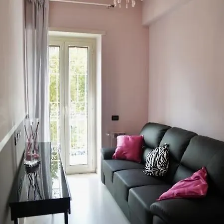 Cipro Pink House * Rom